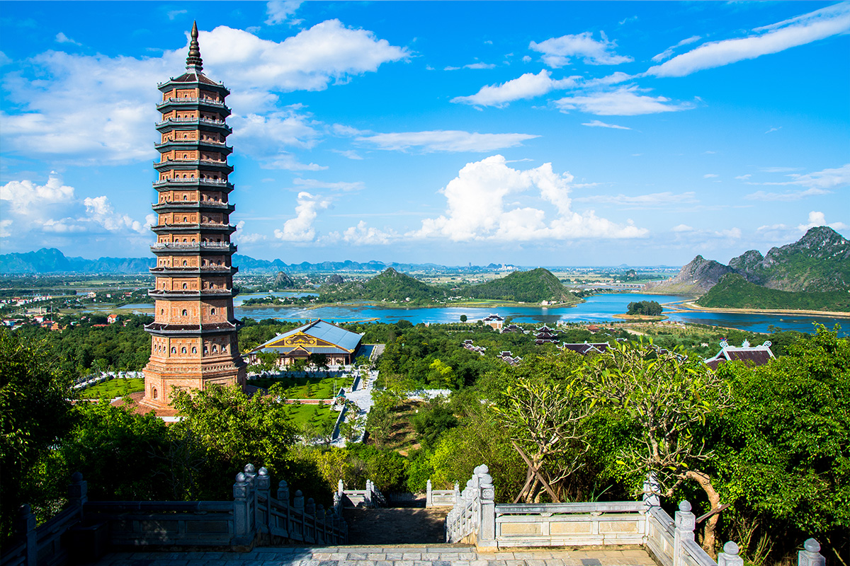 Ninh Binh - Hoa Lu - Mua Cave - Bai Dinh 2 Days 1 Night Tour