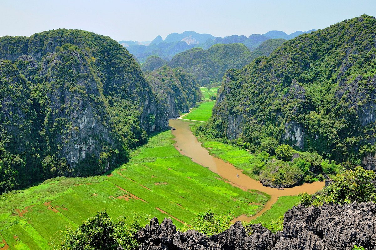 Trang An - Mua Cave - Thai Vi Temple 1 day tour