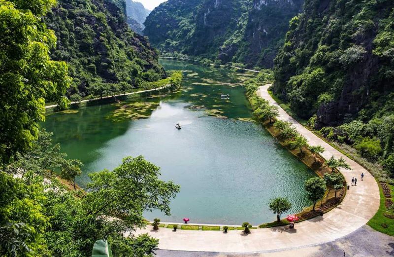 unmissable-experiences-when-traveling-in-ninh-binh-1