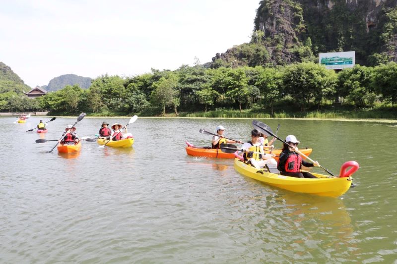 kayaking-in-ninh-binh-10