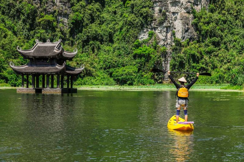 kayaking-in-ninh-binh-3